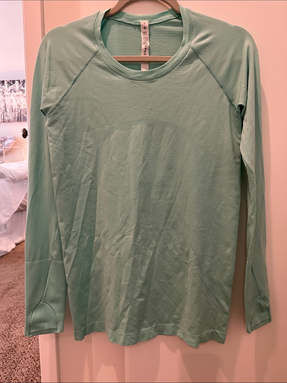 Lululemon Women’s Lightweight Long-Sleeve Top in Mint - EUC - Size 8